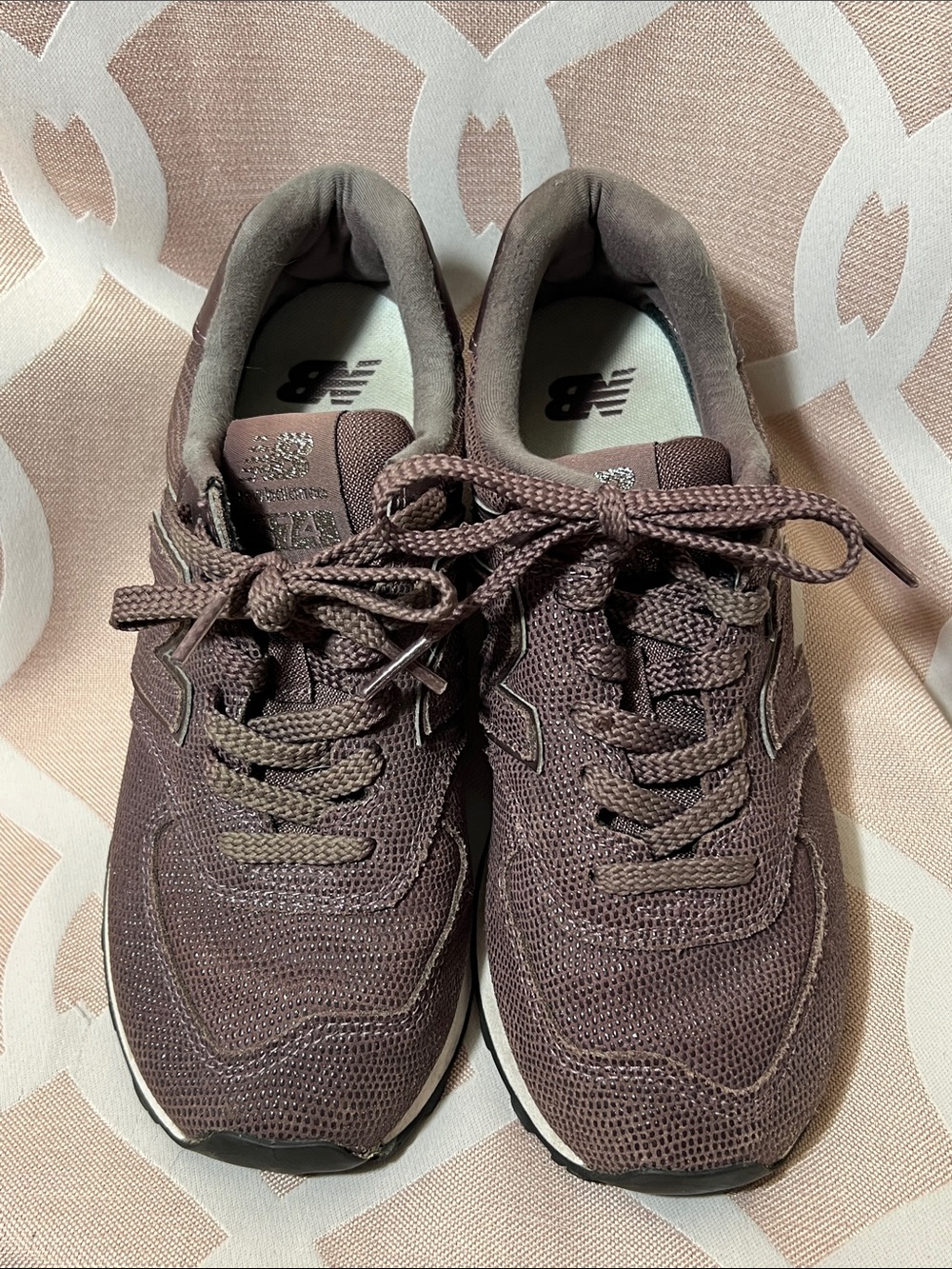 New Balance Women’s Dark Purple w/sparkle Athletic Sneakers 8Wide - Picture 9 of 9